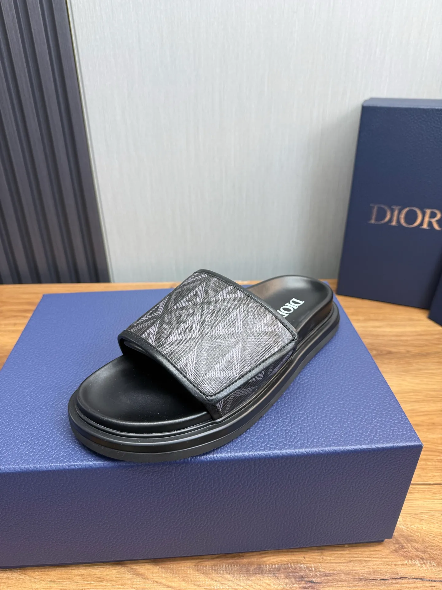 Men's shoes 💰280💰 Dior. Men's slippers 🩴Official website 1:1 production 38-45 yards 45 46 🉑️Customized original material shipped✅